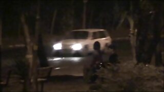 لارا براؤن مرغے کو گ ...