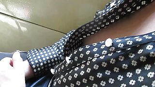 ہسی سنہرے بالوں والی ...