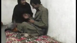 موہک سنہرے بالوں وال ...