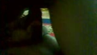 بھاپ سے بھری brunett ...